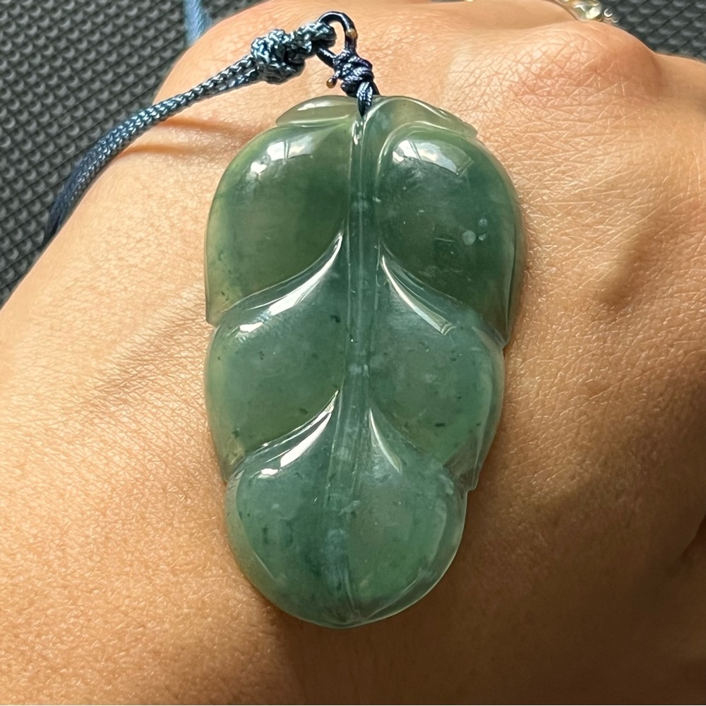 💚💯AUTHENTIC Jade Leaf Pendant Necklace green - Picture 3 of 14